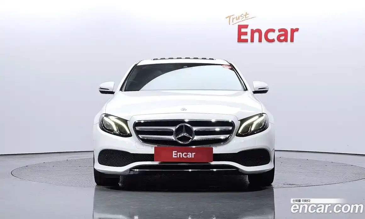 Mercedes-Benz E-Class 2018 2.0 Автомат в Москве № 161859, фото 18