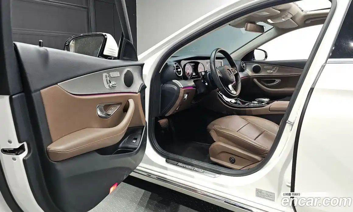 Mercedes-Benz E-Class 2018 2.0 Автомат в Москве № 161859, фото 20