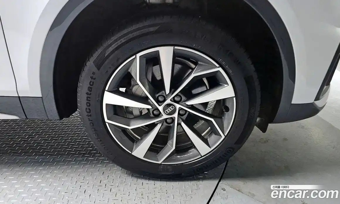 Audi Q5 2024 2.0 Автомат в Москве № 162337, фото 5