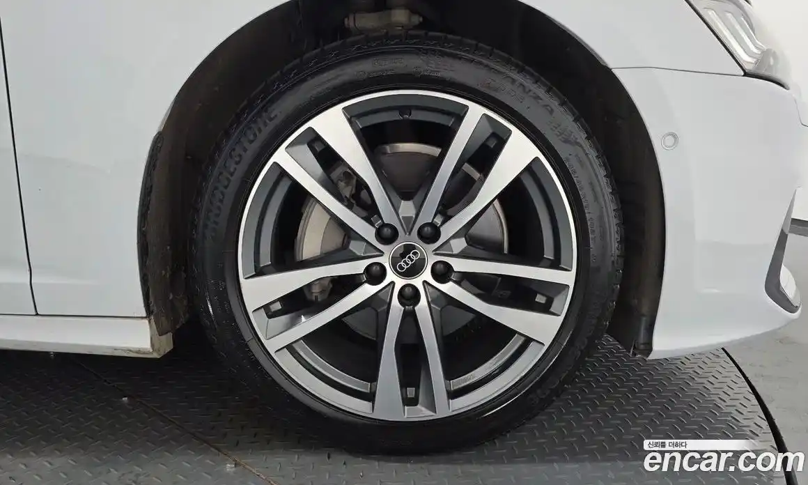 Audi A6 2023 2.0 Автомат в Москве № 162441, фото 2