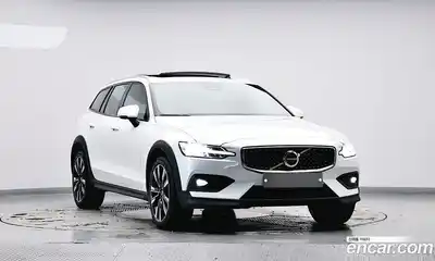 Volvo V60 2023 2.0 Автомат в Москве № 164741, миниатюра 3