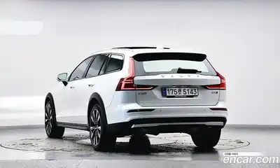 Volvo V60 2023 2.0 Автомат в Москве № 164741, миниатюра 4