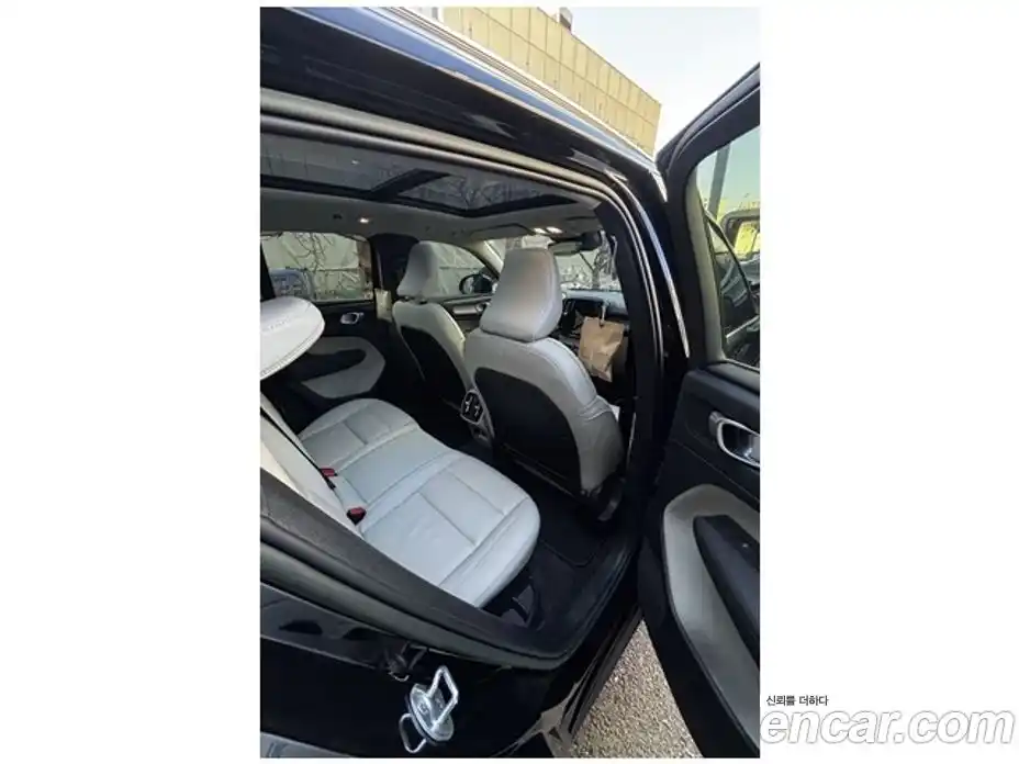 Volvo XC40 2023 2.0 Автомат в Москве № 164801, фото 6