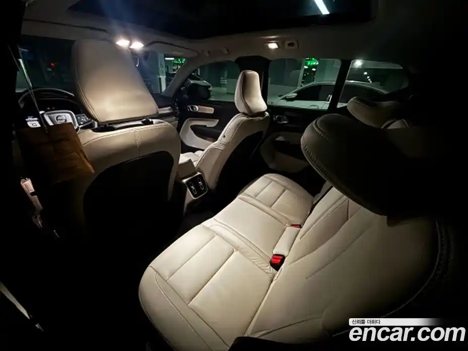 Volvo XC40 2023 2.0 Автомат в Москве № 164801, фото 7