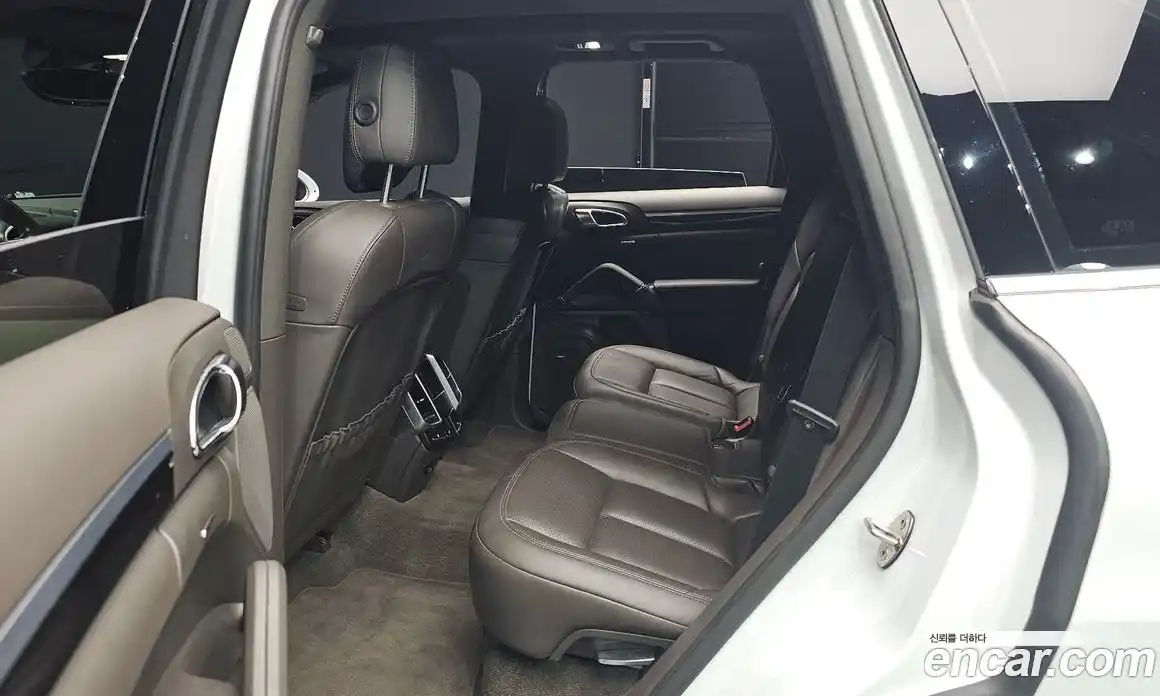 Porsche Cayenne 2016 3.0 Автомат в Москве № 165443, фото 12