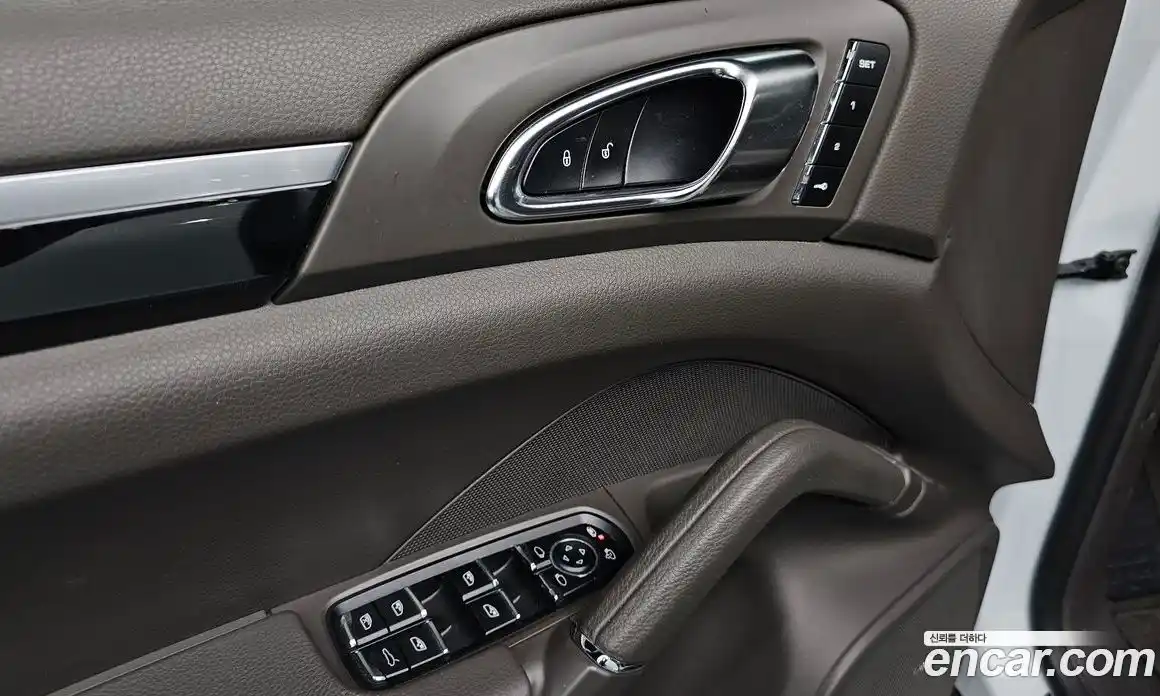 Porsche Cayenne 2016 3.0 Автомат в Москве № 165443, фото 17