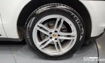 Porsche Macan 2019 2.0 Автомат в Москве № 165612, миниатюра 2