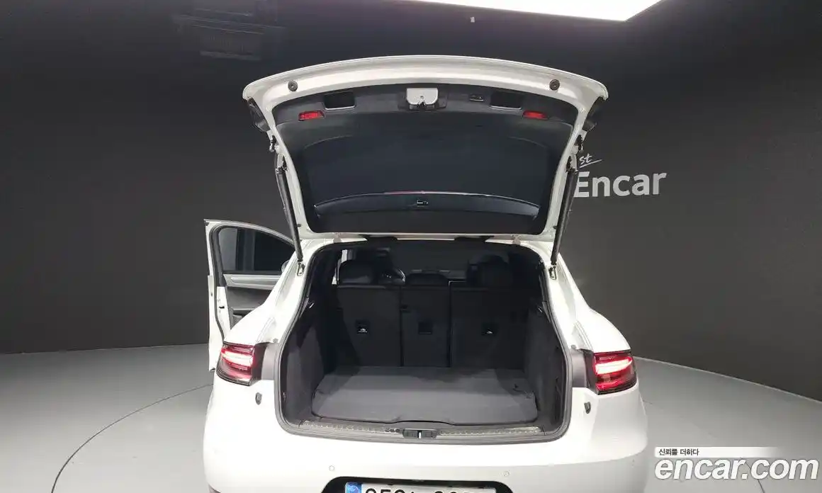 Porsche Macan 2019 2.0 Автомат в Москве № 165612, фото 9