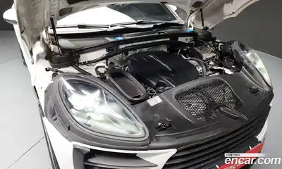 Porsche Macan 2019 2.0 Автомат в Москве № 165612, миниатюра 10