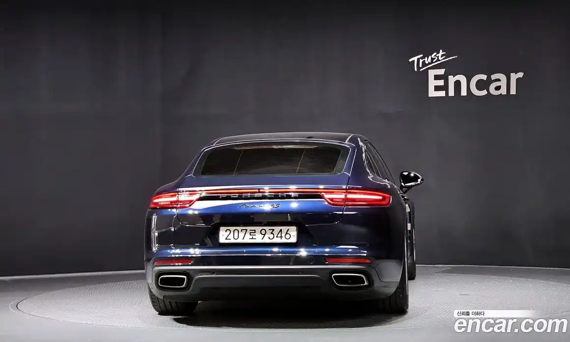 Porsche Panamera 2018 3.0 Автомат в Москве № 165632, фото 1