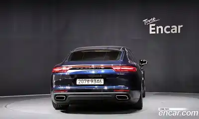 Porsche Panamera, 2018