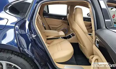 Porsche Panamera 2018 3.0 Автомат в Москве № 165632, миниатюра 11