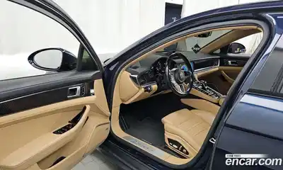 Porsche Panamera 2018 3.0 Автомат в Москве № 165632, миниатюра 9