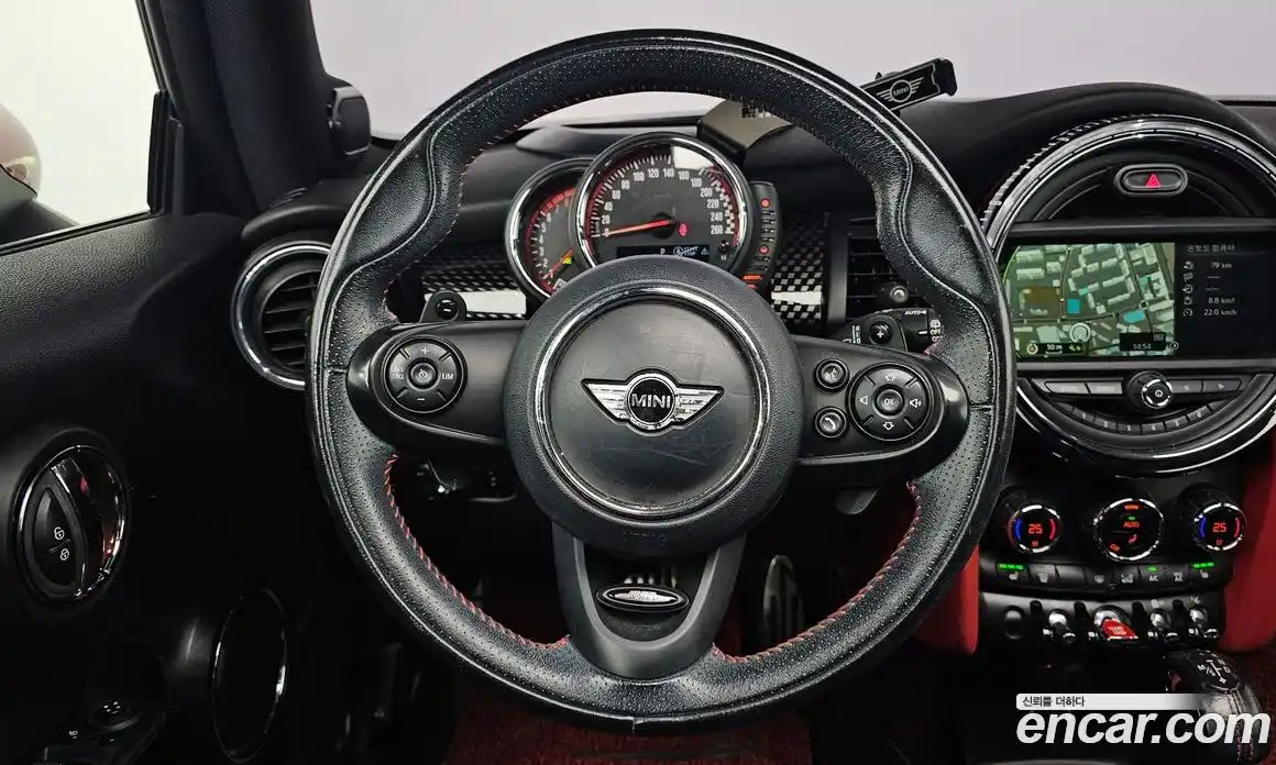 Mini Cooper 2016 2.0 Автомат в Москве № 167185, фото 13