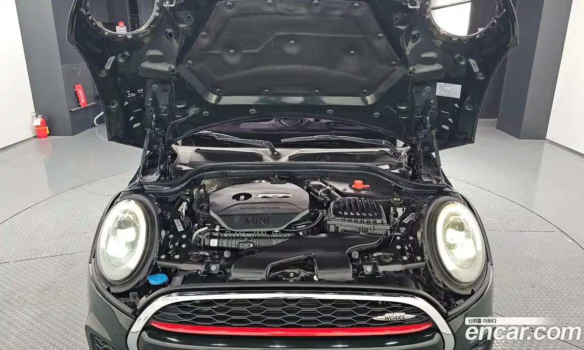 Mini Cooper 2016 2.0 Автомат в Москве № 167185, фото 14