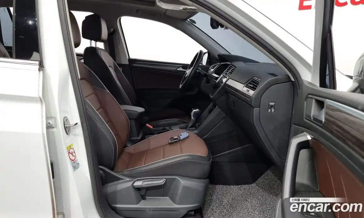 Volkswagen Tiguan 2023 2.0 Автомат в Москве № 168535, фото 18