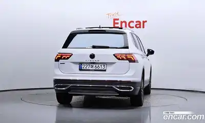 Volkswagen Tiguan 2023 2.0 Автомат в Москве № 168535, миниатюра 2