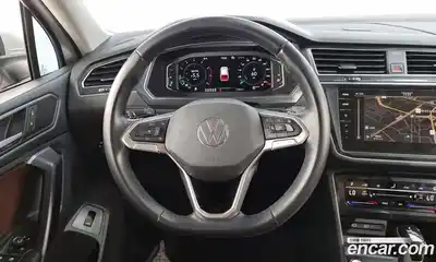 Volkswagen Tiguan 2023 2.0 Автомат в Москве № 168535, миниатюра 3