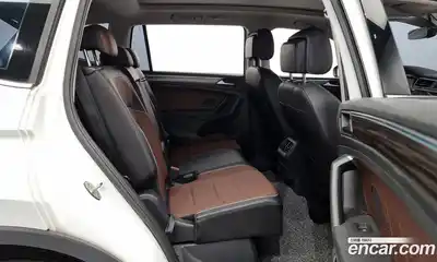 Volkswagen Tiguan 2023 2.0 Автомат в Москве № 168535, миниатюра 5