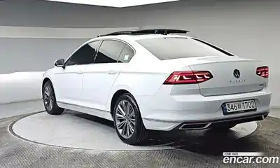 Volkswagen Passat 2022 2.0 Автомат в Москве № 169180, миниатюра 2
