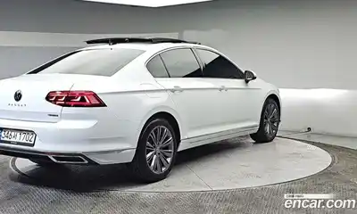 Volkswagen Passat 2022 2.0 Автомат в Москве № 169180, миниатюра 4