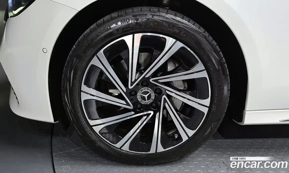 Mercedes-Benz E-Class 2024 2.0 Автомат в Москве № 176864, фото 1