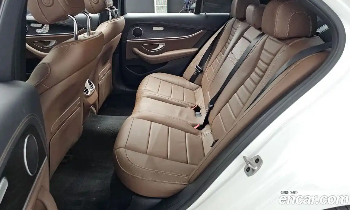 Mercedes-Benz E-Class 2023 2.0 Автомат в Москве № 178001, фото 13