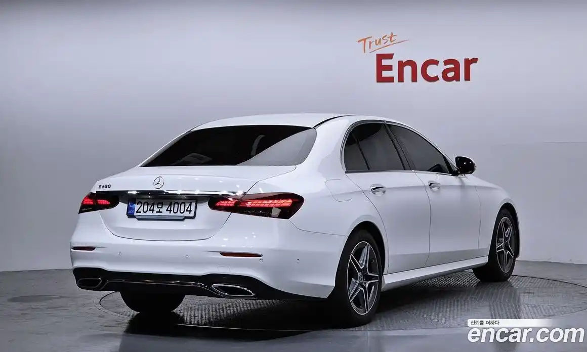 Mercedes-Benz E-Class 2023 2.0 Автомат в Москве № 178001, фото 19