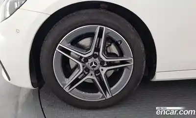 Mercedes-Benz E-Class 2023 2.0 Автомат в Москве № 178001, миниатюра 9