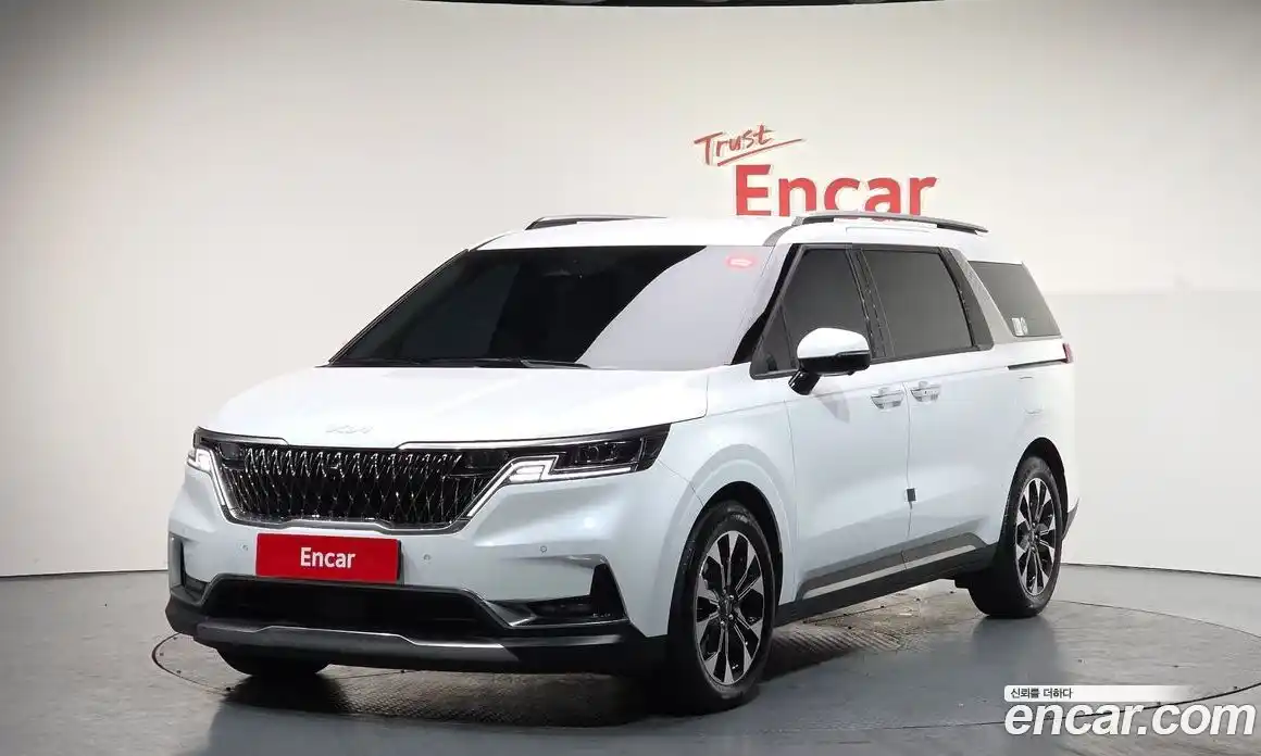 Kia Canival 2023 3.5 Автомат в Москве № 17811, фото 3