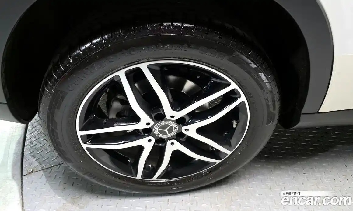 Mercedes-Benz GLA-Class 2019 2.0 Автомат в Москве № 178742, фото 14