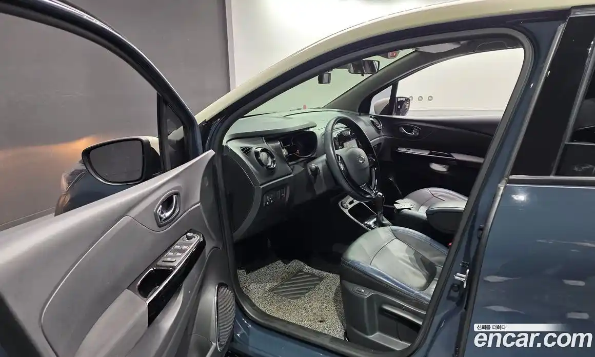 Renault QM3 2015 1.5 Автомат в Москве № 181678, фото 11