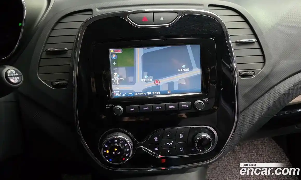 Renault QM3 2015 1.5 Автомат в Москве № 181678, фото 14