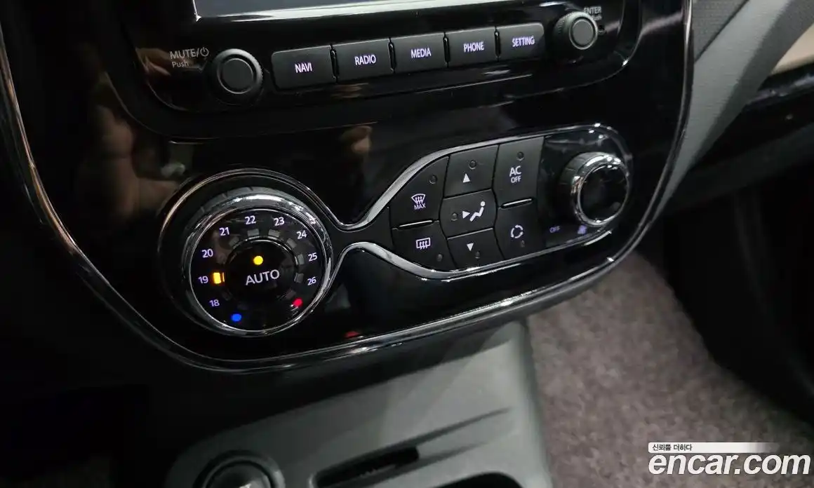 Renault QM3 2015 1.5 Автомат в Москве № 181678, фото 19