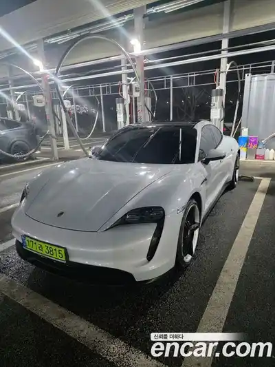 Porsche Taycan, 2023