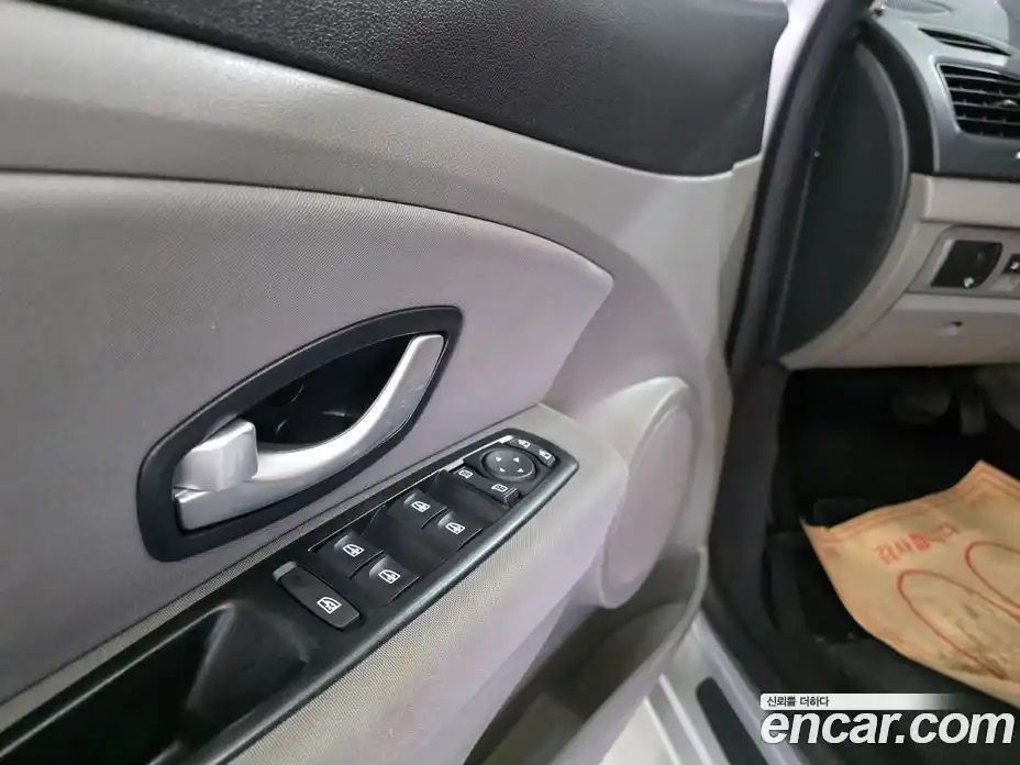 Renault SM3 2011 1.6 Автомат в Москве № 186427, фото 9