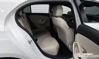 Mercedes-Benz A-Class 2023 2.0 Автомат в Москве № 193860, миниатюра 12