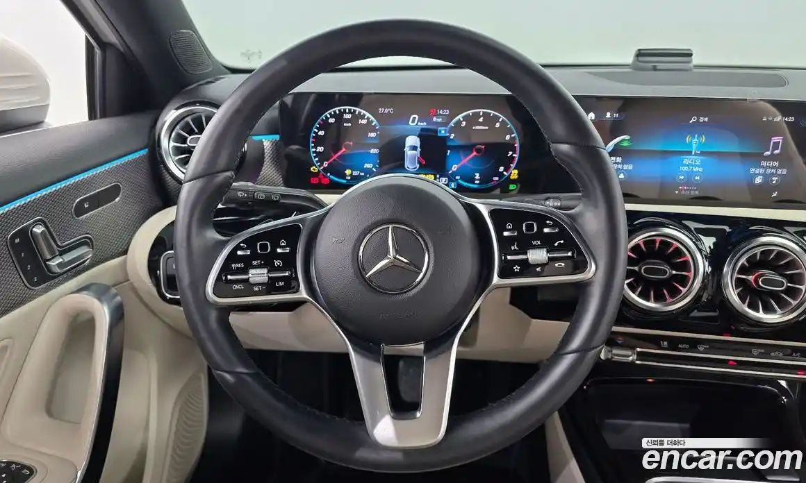 Mercedes-Benz A-Class 2023 2.0 Автомат в Москве № 193860, фото 13