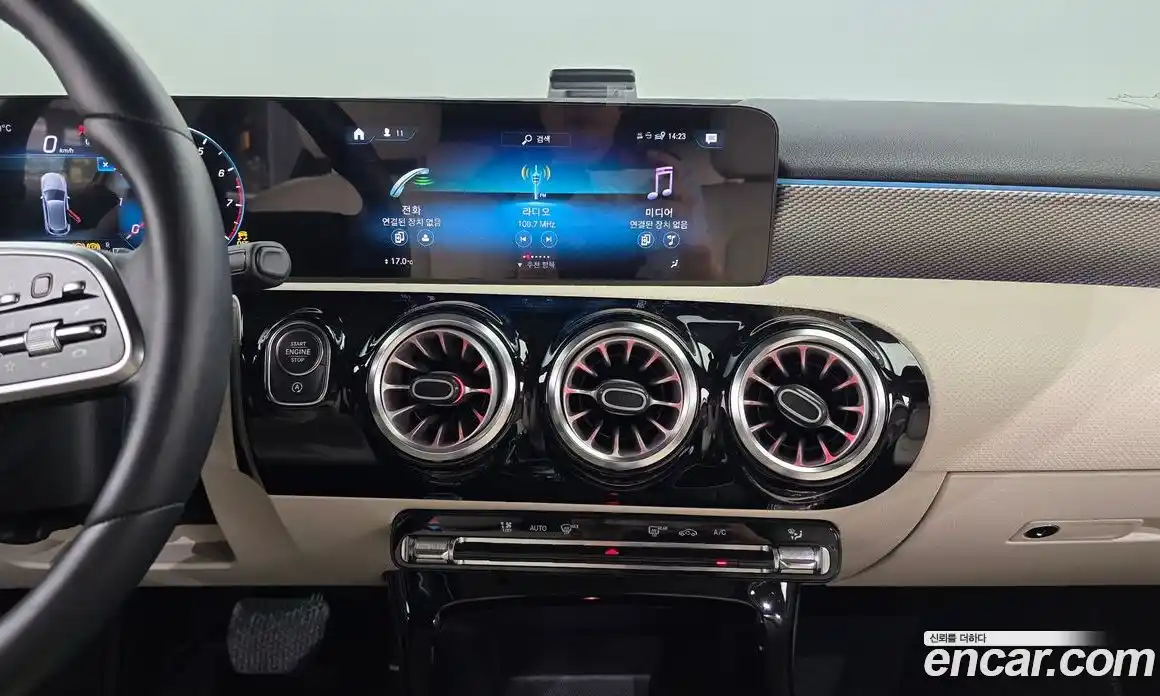 Mercedes-Benz A-Class 2023 2.0 Автомат в Москве № 193860, фото 15