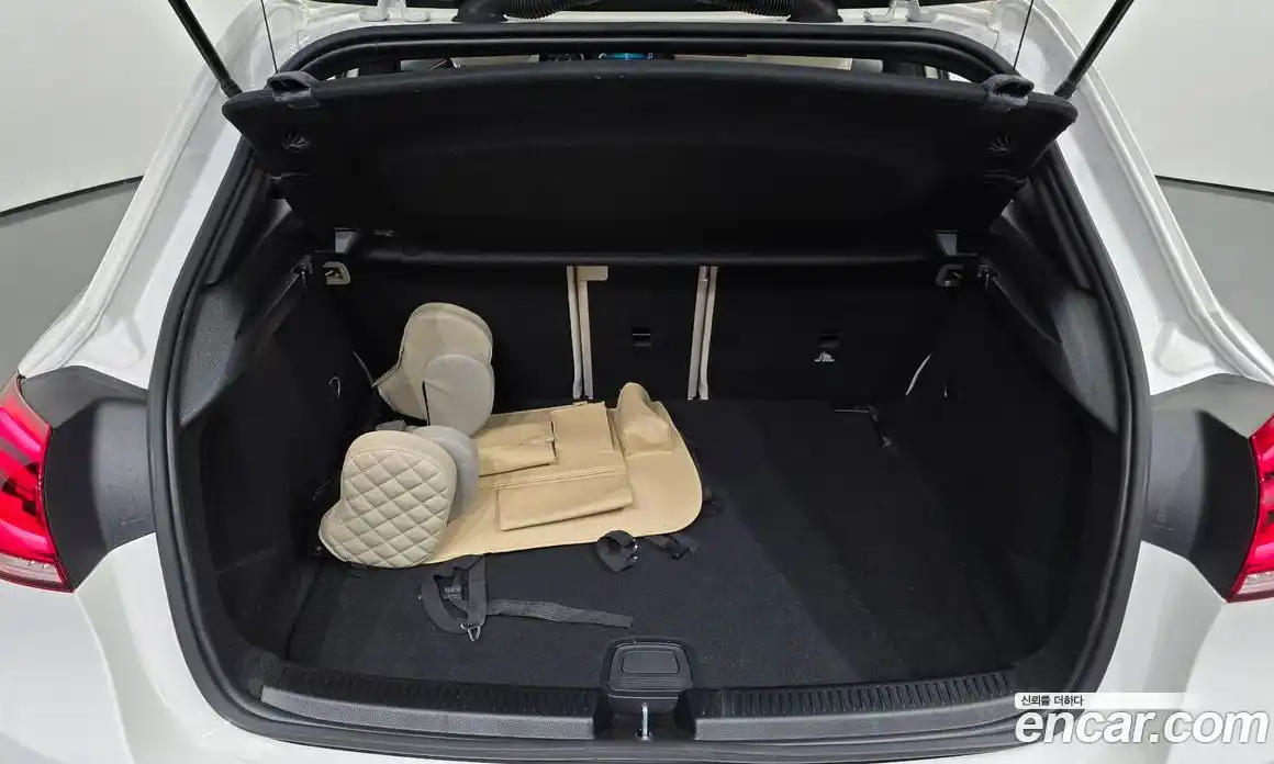 Mercedes-Benz A-Class 2023 2.0 Автомат в Москве № 193860, фото 20