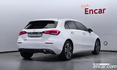 Mercedes-Benz A-Class 2023 2.0 Автомат в Москве № 193860, миниатюра 2