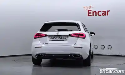 Mercedes-Benz A-Class 2023 2.0 Автомат в Москве № 193860, миниатюра 4