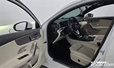 Mercedes-Benz A-Class 2023 2.0 Автомат в Москве № 193860, миниатюра 10