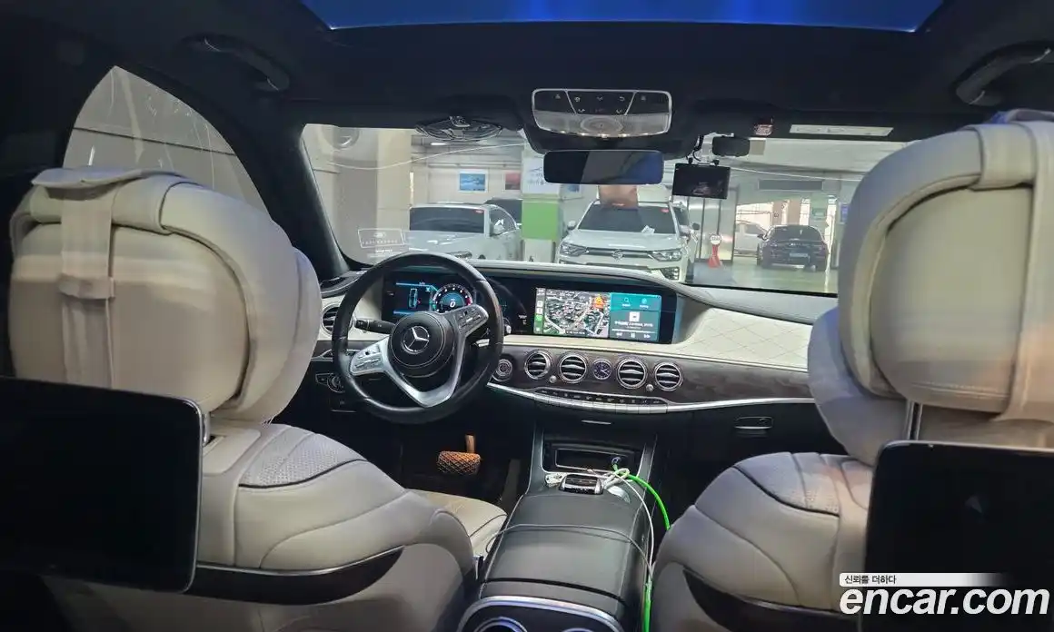 Mercedes-Benz S-Class 2018 4.0 Автомат в Москве № 194965, фото 17