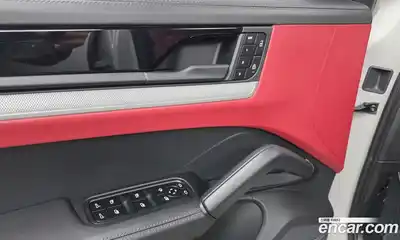 Porsche Cayenne 2024 3.0 Автомат в Москве № 197245, миниатюра 4