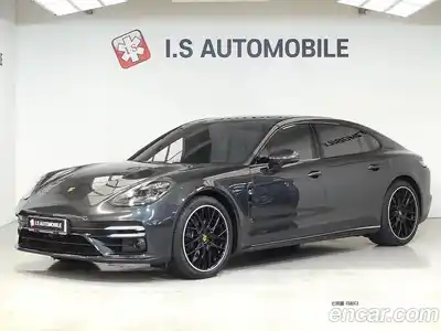 Porsche Panamera, 2023