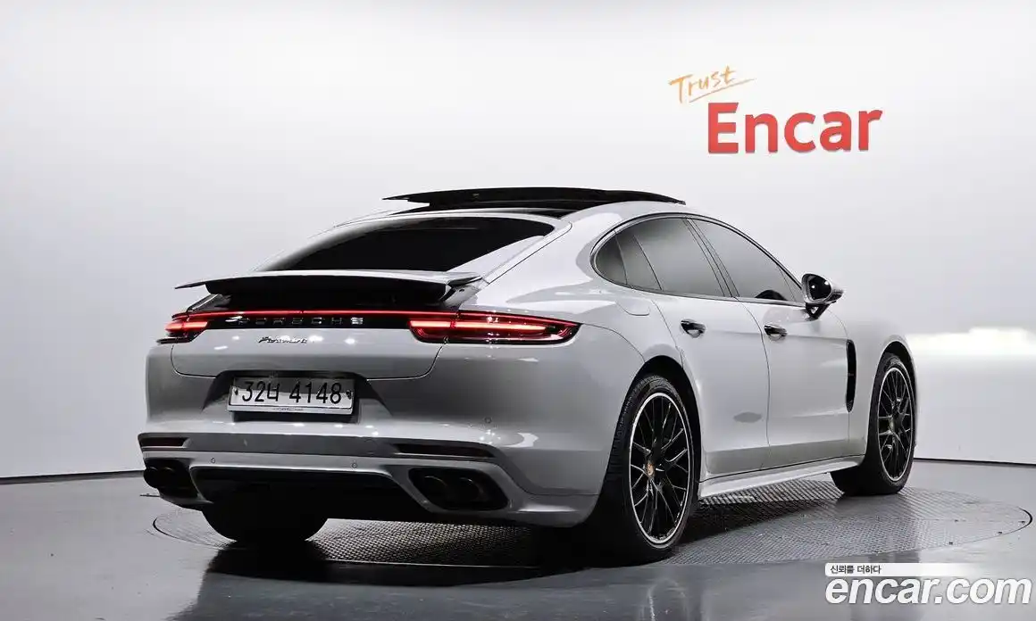 Porsche Panamera 2018 3.0 Автомат в Москве № 197339, фото 2