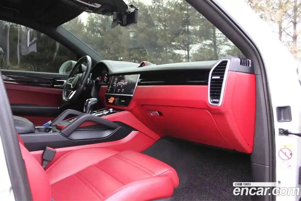 Porsche Cayenne 2021 3.0 Автомат в Москве № 197370, фото 17