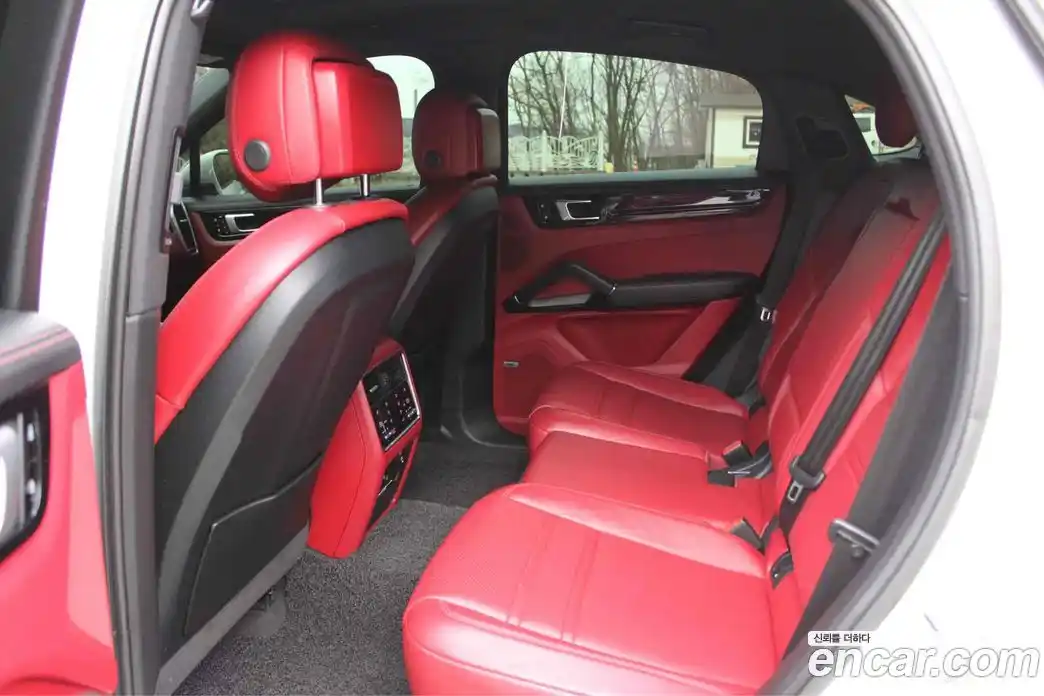 Porsche Cayenne 2021 3.0 Автомат в Москве № 197370, фото 10