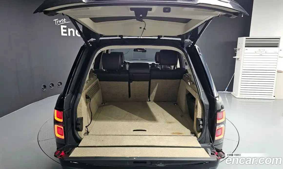 Land Rover Range-Rover 2016 4.4 Автомат в Москве № 198134, фото 20